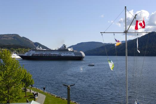 Cruise Ship coming in to Berth 2