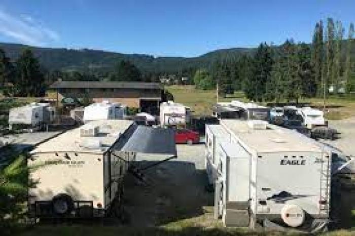 Hollies Golf & RV Park - Trevor MacDonald